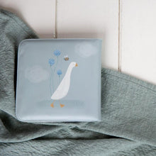 Cargar imagen en el visor de la galería, Libro para el baño - Little Goose
